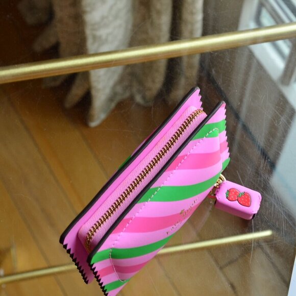 Kate Spade KK213 Bubble Gum 3D Small Card Holder - Picture 7 of 8